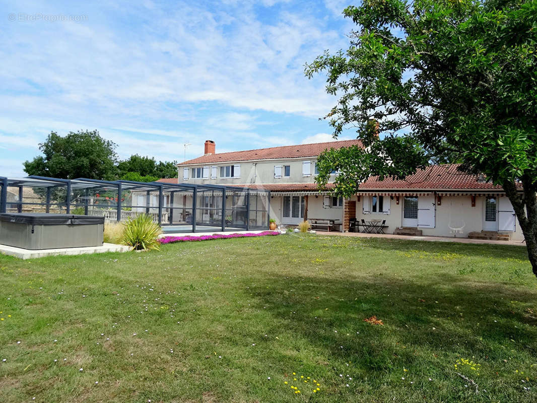 Maison à SAINT-CYR-EN-TALMONDAIS