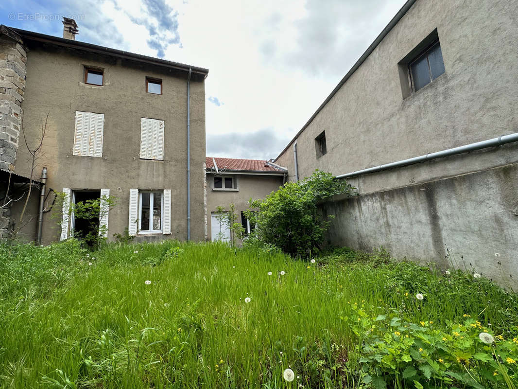 Maison à ROCHEPAULE