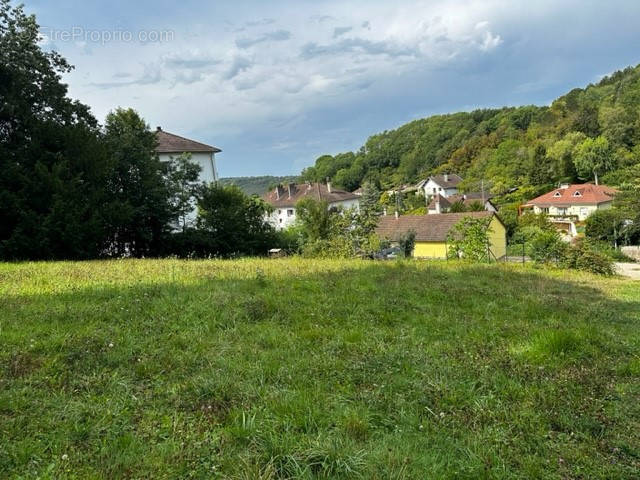 Terrain à LONS-LE-SAUNIER