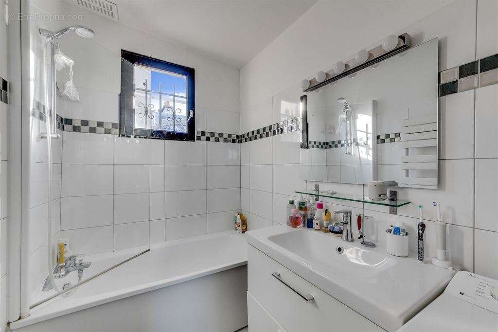 Appartement à PARIS-20E