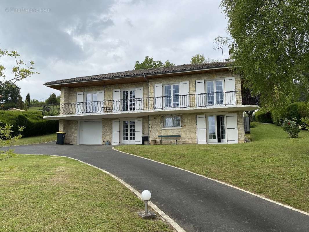 Maison à MAGNAC-SUR-TOUVRE