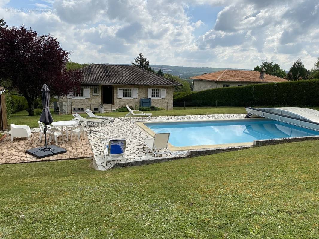 Maison à MAGNAC-SUR-TOUVRE