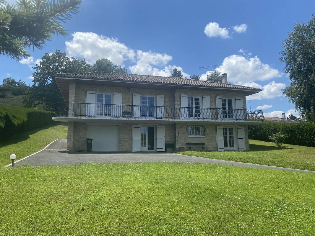 Maison à MAGNAC-SUR-TOUVRE