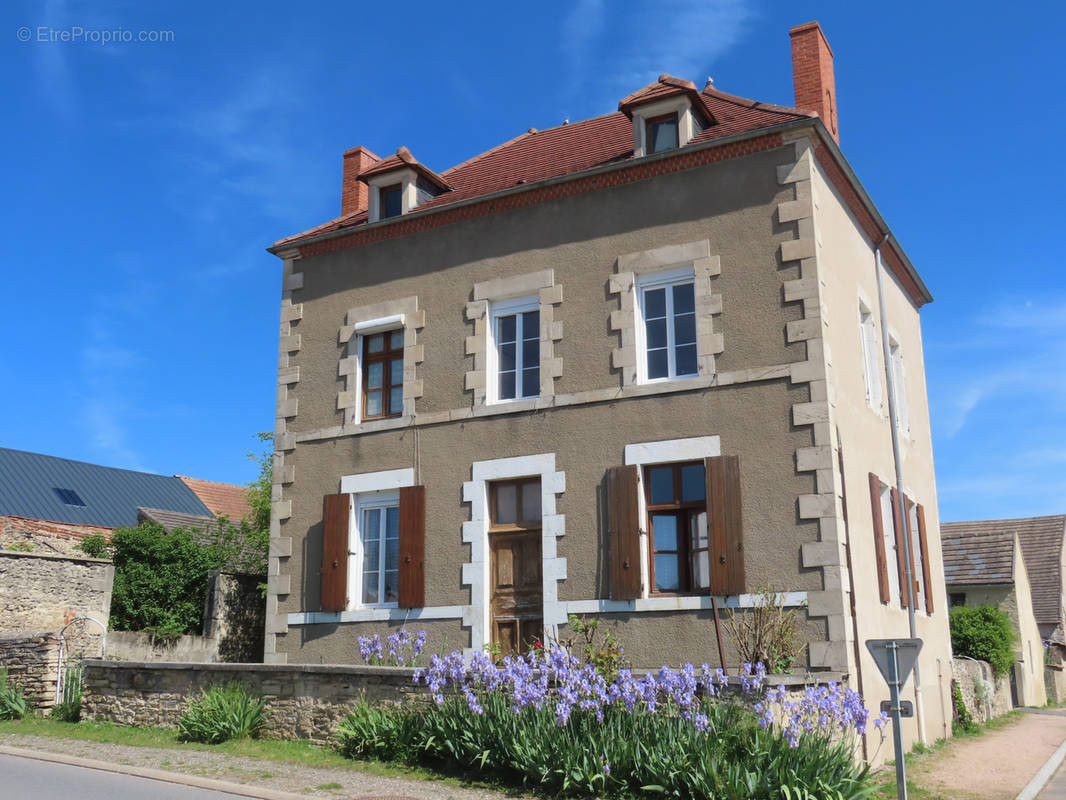 Maison à SAULZET