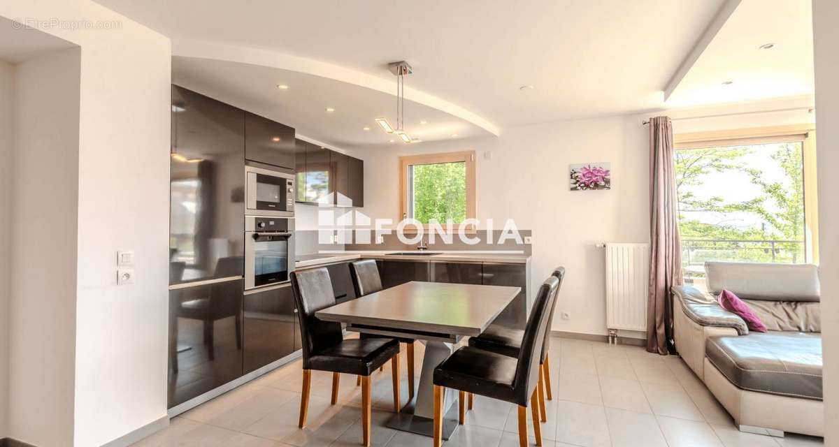 Appartement à EVIAN-LES-BAINS