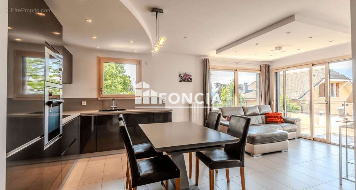 Appartement à EVIAN-LES-BAINS