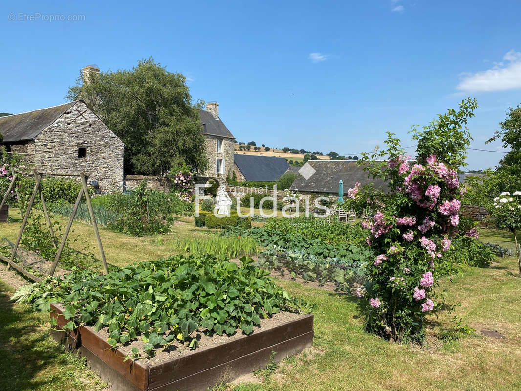 Maison à THURY-HARCOURT