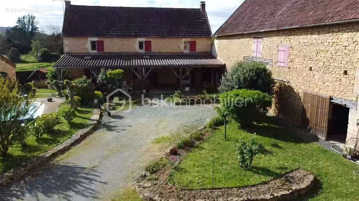 Maison à LE BUISSON-DE-CADOUIN