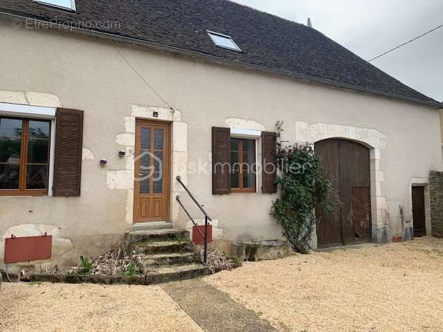 Maison à CHATEL-CENSOIR