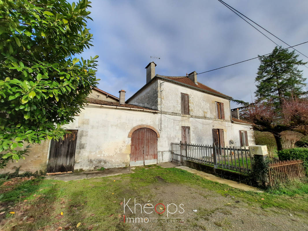 Maison à LAMOTHE-LANDERRON