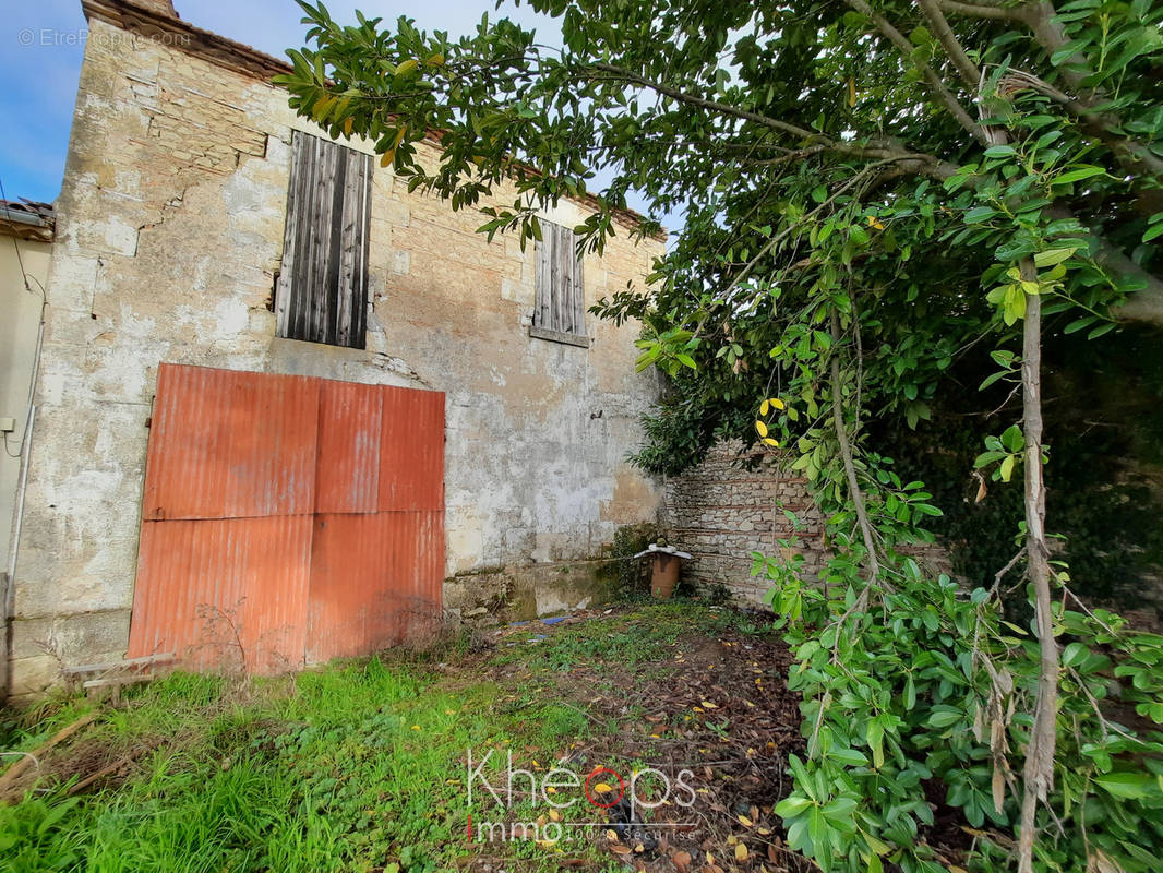 Maison à LAMOTHE-LANDERRON