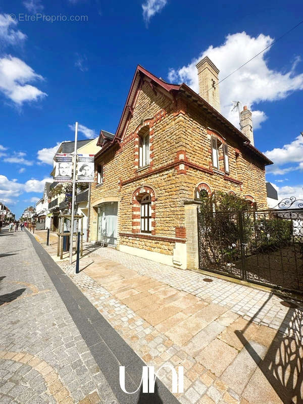 Maison à OUISTREHAM