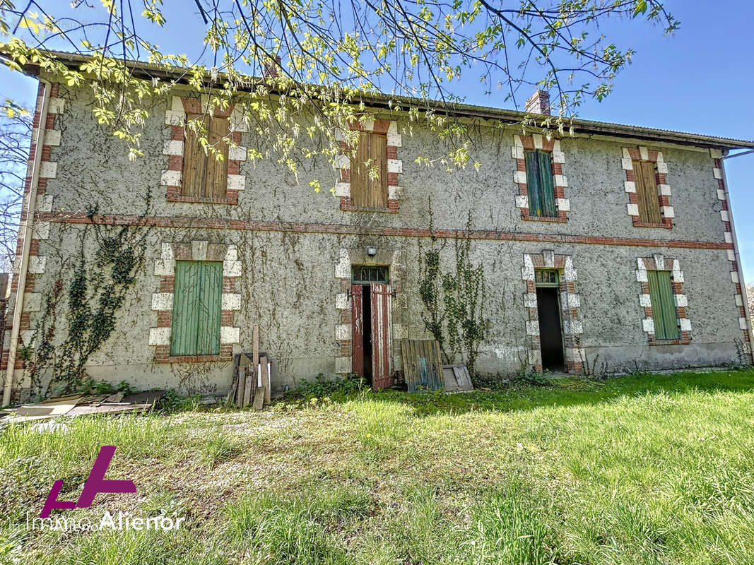 Maison à LOUCHATS