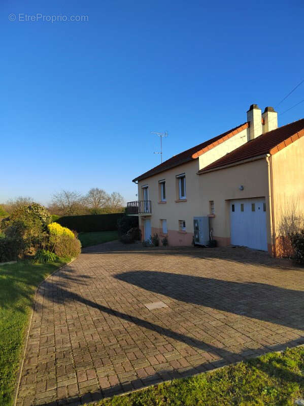 Maison à LES HERBIERS