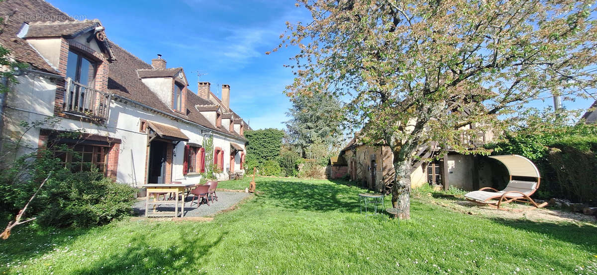 Maison à VILLECHETIVE