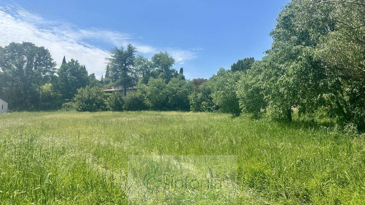 Terrain à ARPAILLARGUES-ET-AUREILLAC