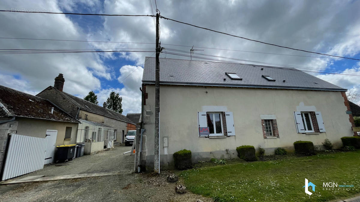 Maison à MESLAY-LE-VIDAME