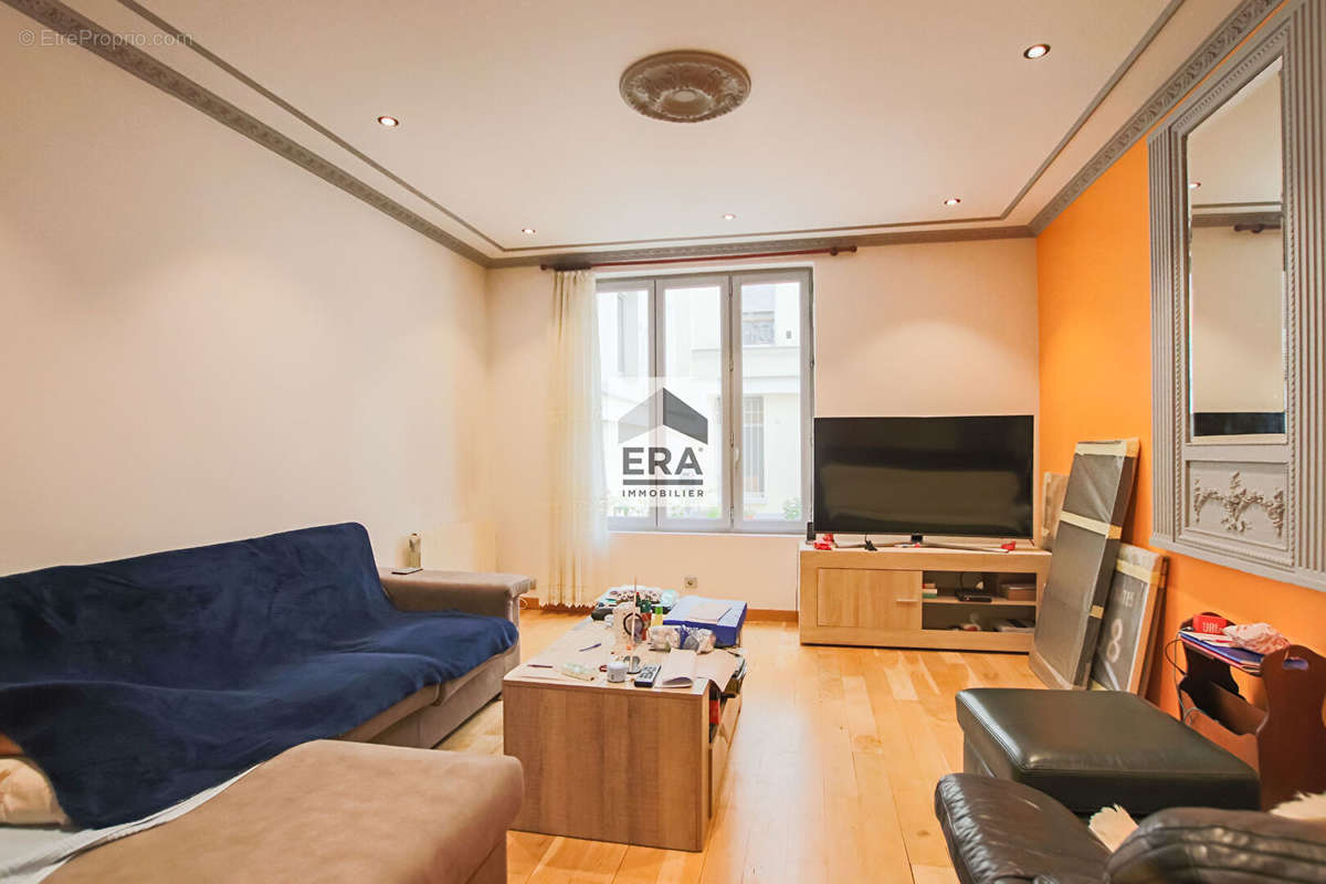 Appartement à PARIS-14E