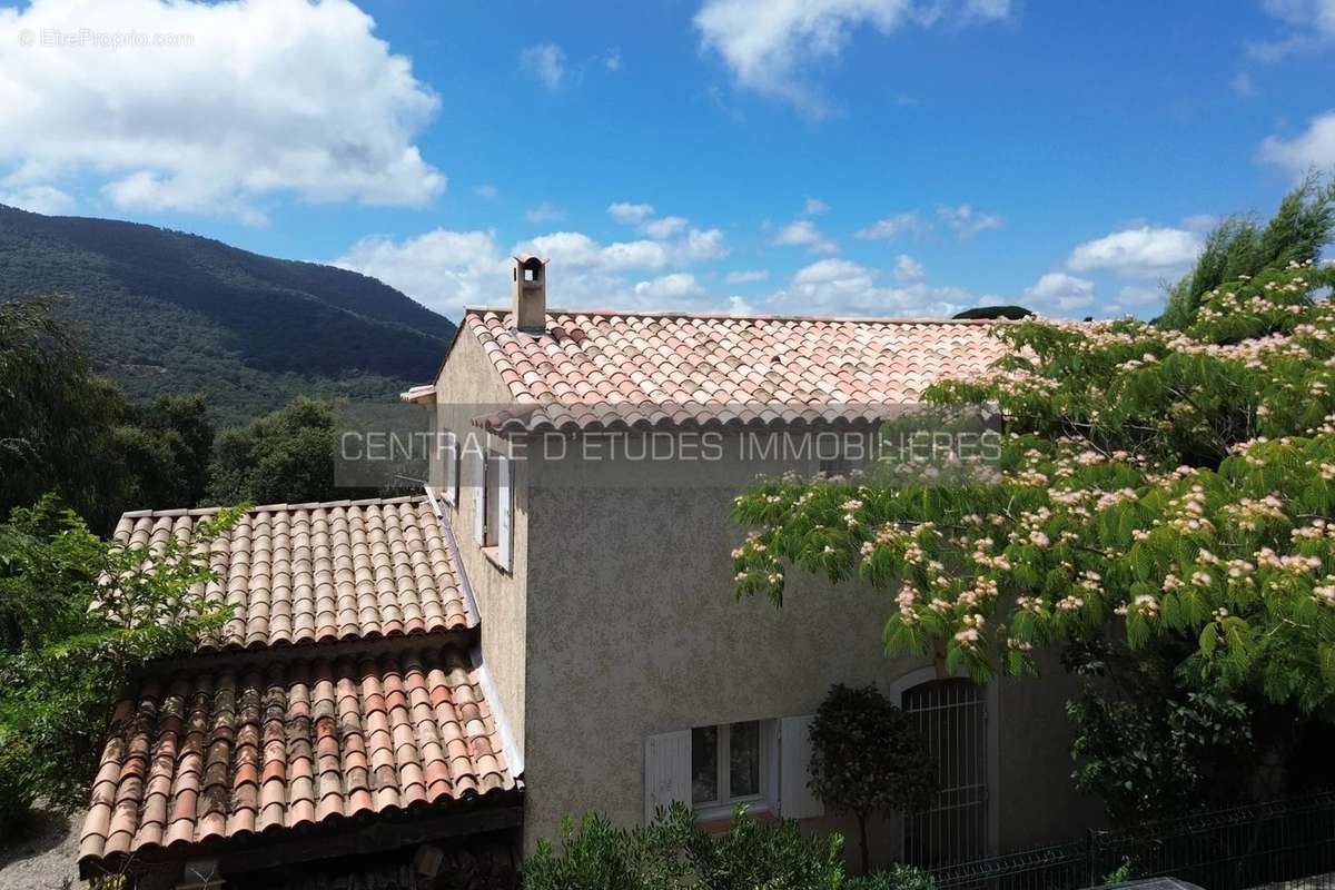 Maison à LES ADRETS-DE-L&#039;ESTEREL