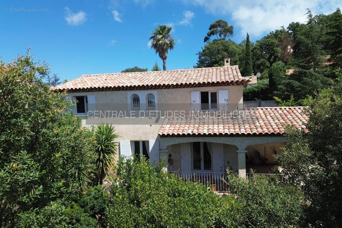 Maison à LES ADRETS-DE-L&#039;ESTEREL