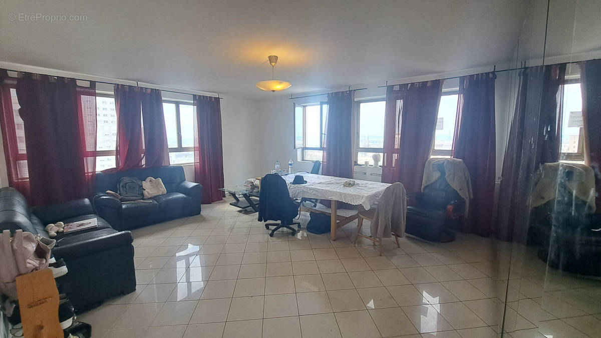 Appartement à PARIS-19E