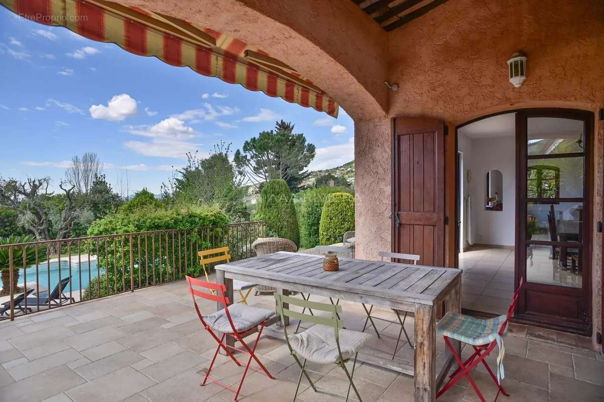 Maison à TOURRETTES-SUR-LOUP