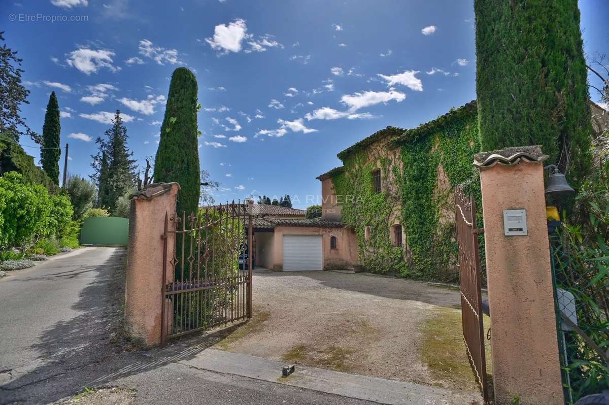 Maison à TOURRETTES-SUR-LOUP