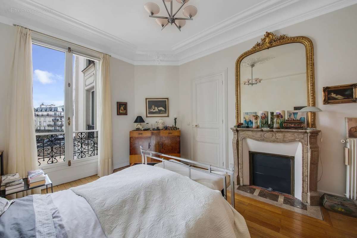 Appartement à PARIS-9E