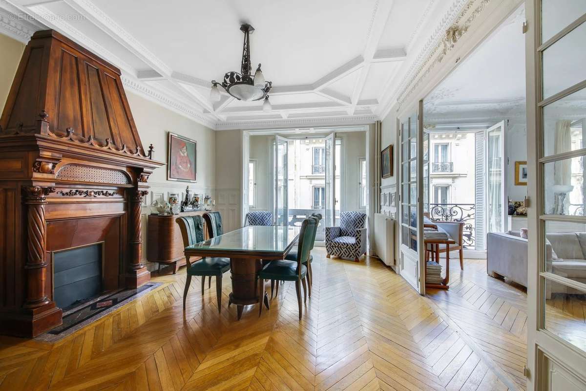 Appartement à PARIS-9E