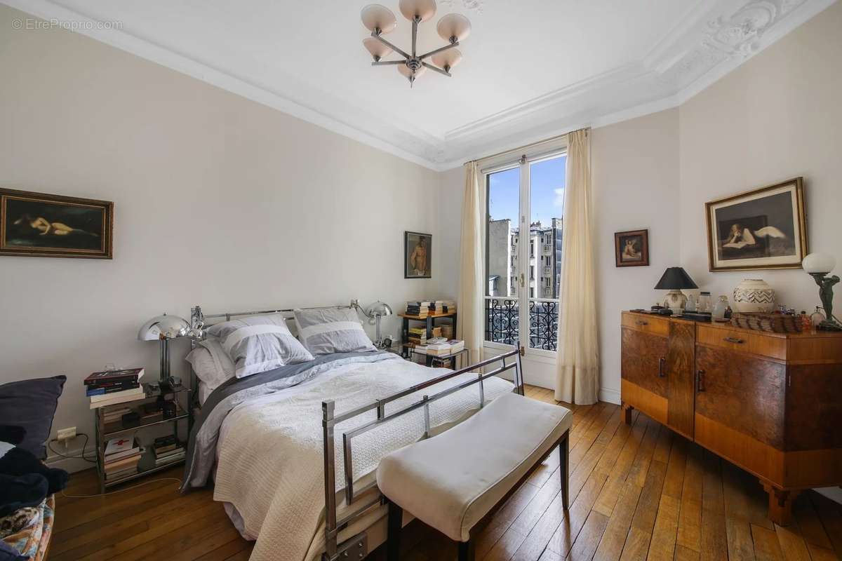 Appartement à PARIS-9E