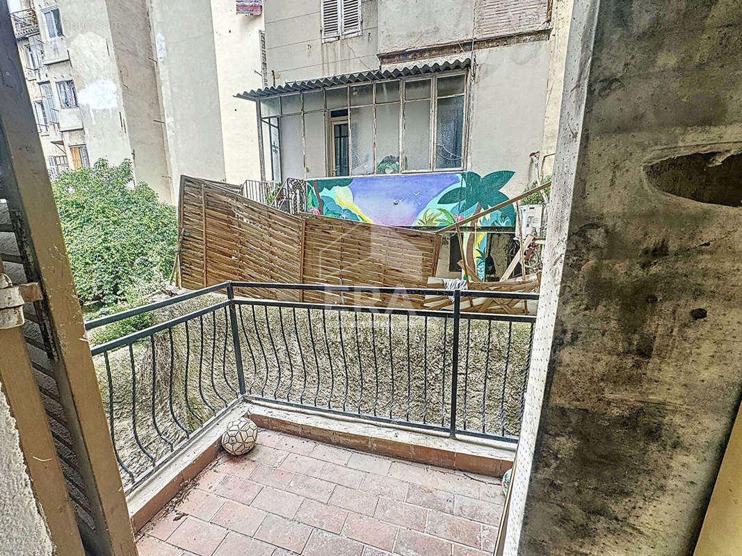 Appartement à MARSEILLE-1E