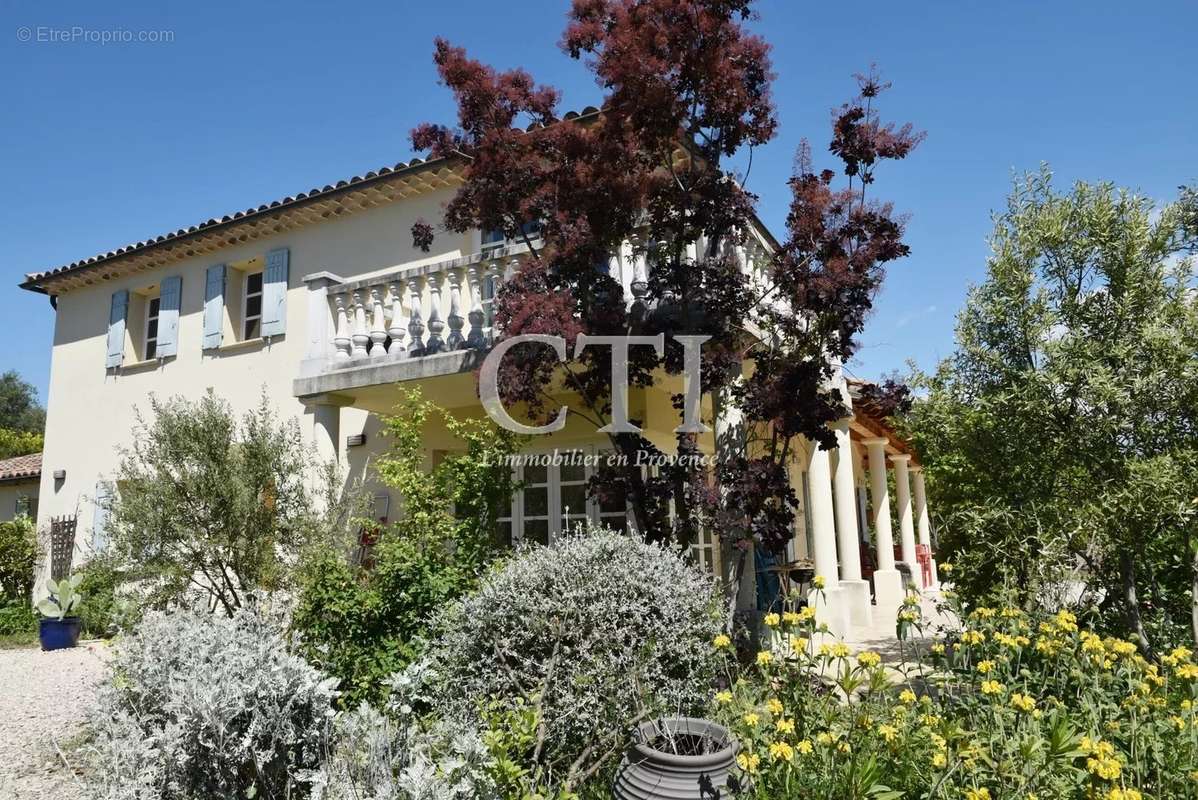 Maison à VAISON-LA-ROMAINE