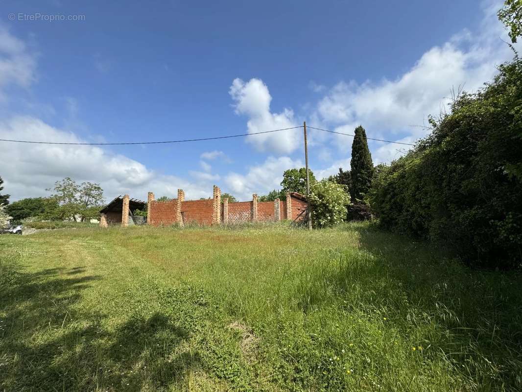 Terrain à LABASTIDE-D&#039;ANJOU