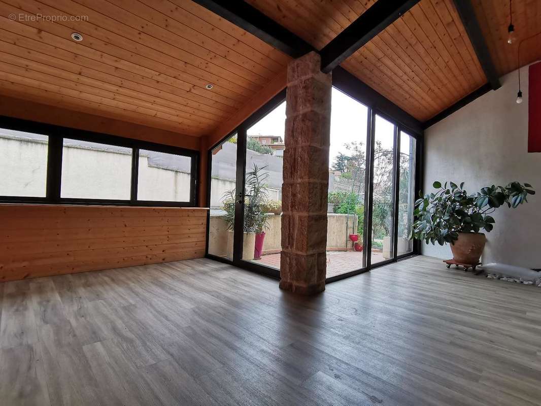   - Appartement à AUBENAS