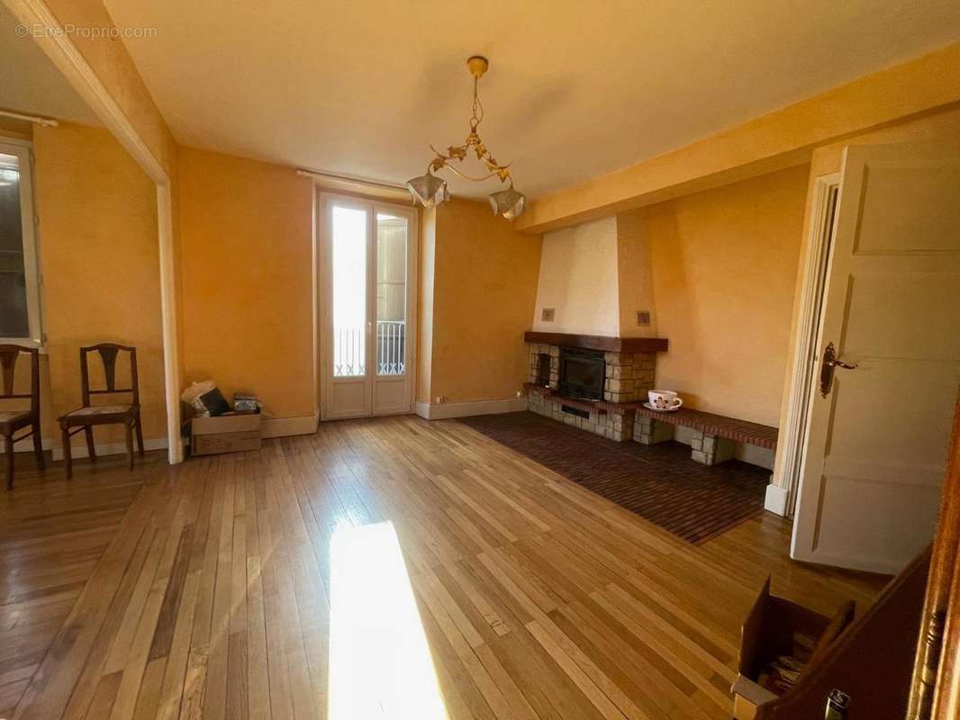   - Appartement à AUBENAS