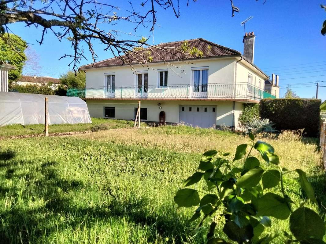 Maison à NEUVILLE-DE-POITOU