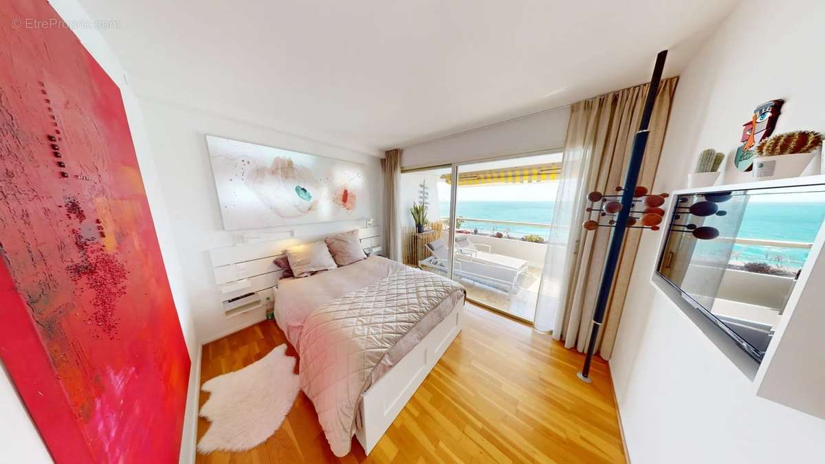 Appartement à VILLENEUVE-LOUBET