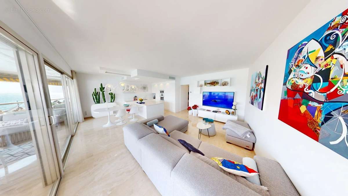 Appartement à VILLENEUVE-LOUBET