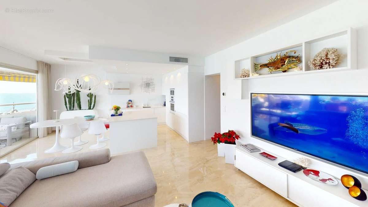 Appartement à VILLENEUVE-LOUBET