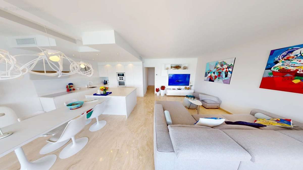 Appartement à VILLENEUVE-LOUBET