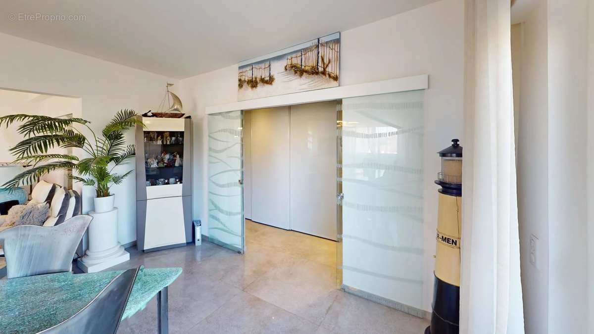 Appartement à VILLENEUVE-LOUBET