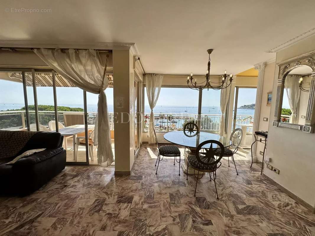 Appartement à ROQUEBRUNE-CAP-MARTIN