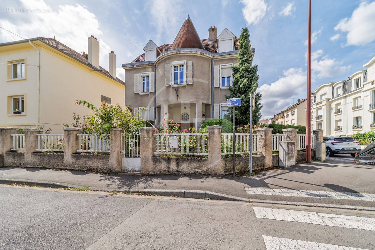 Maison à LONGEVILLE-LES-METZ