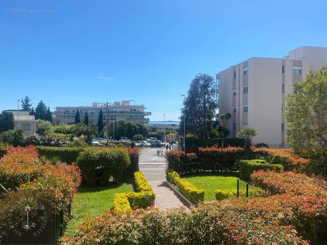 Appartement à SAINT-LAURENT-DU-VAR