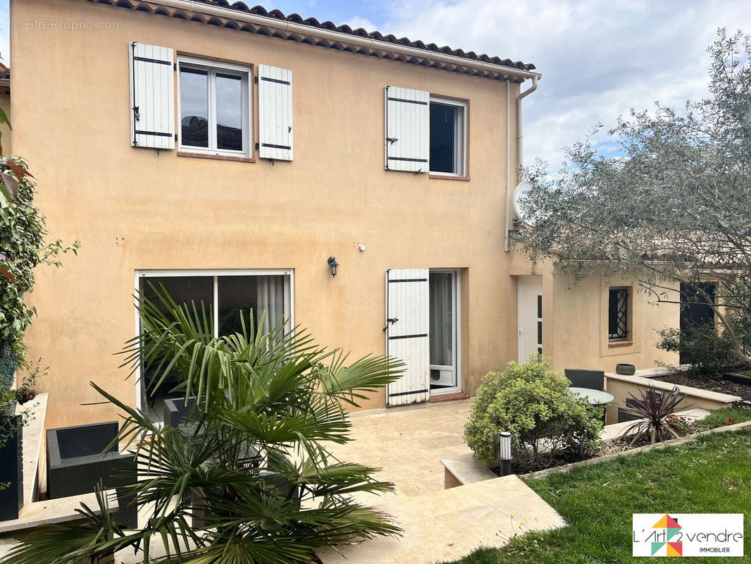 VUE CÔTÉ SUD AVEC TERRASSE TRAVERTIN - Maison à SAINT-MAXIMIN-LA-SAINTE-BAUME