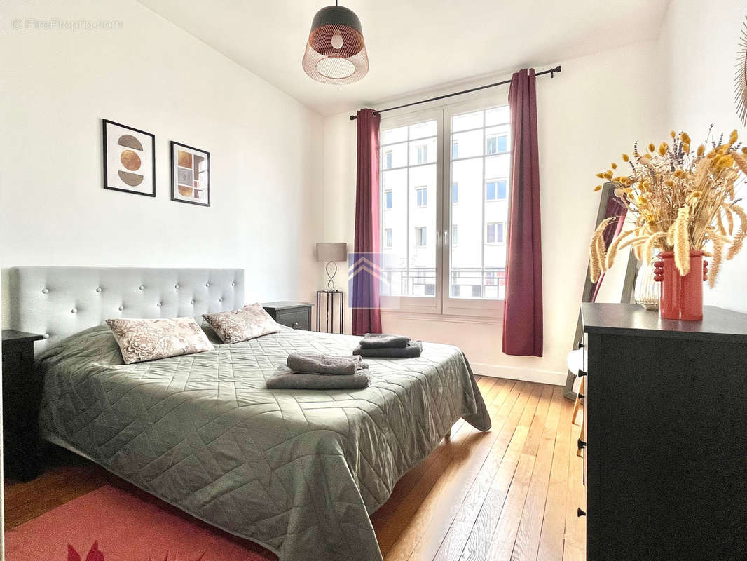 Appartement à COURBEVOIE