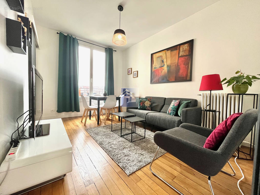 Appartement à COURBEVOIE