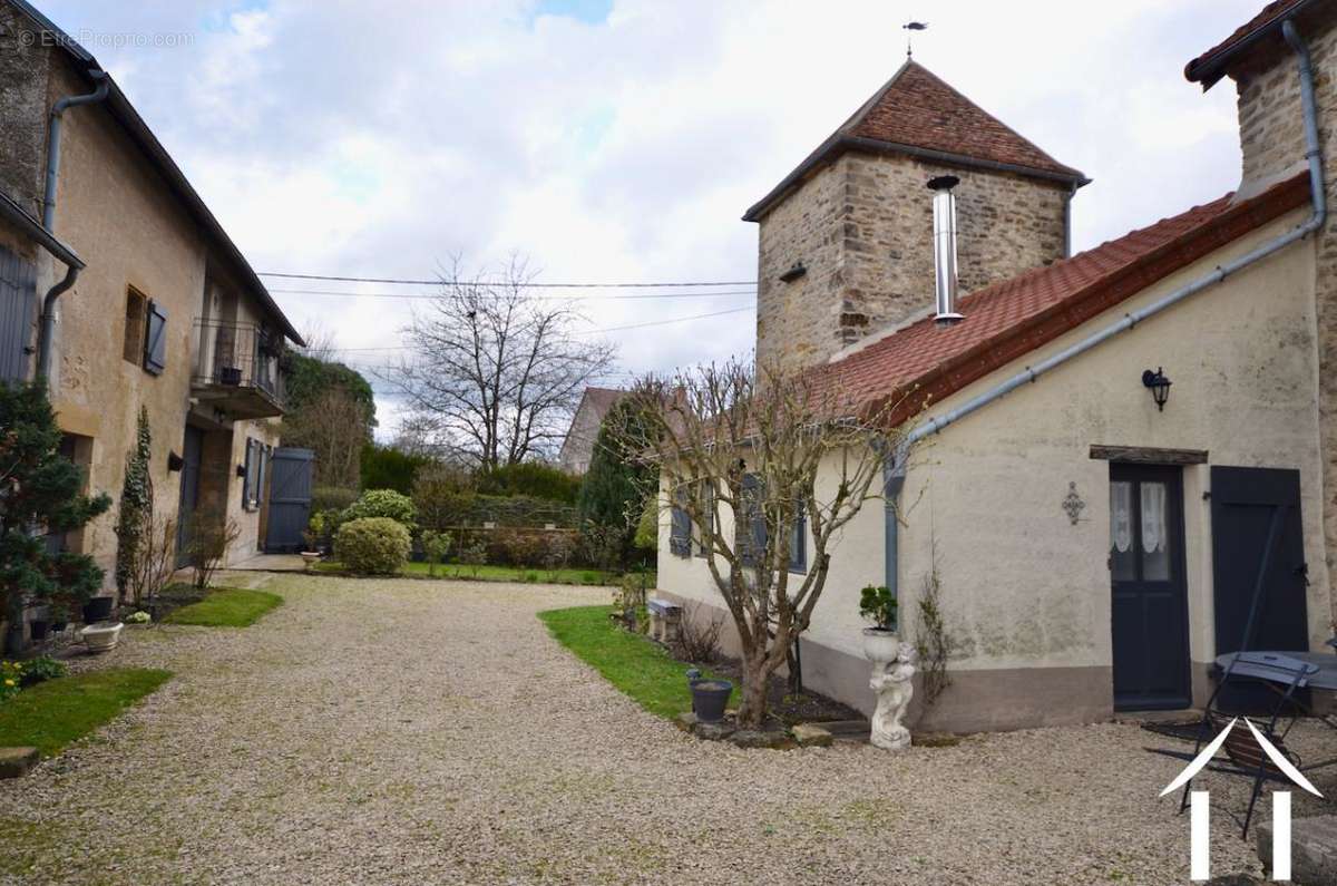 Maison à VEZELAY