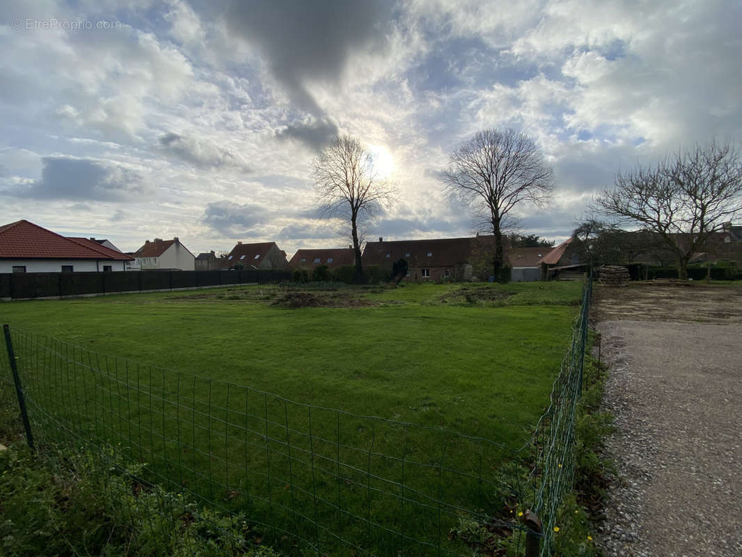 Terrain à LA CAPELLE-LES-BOULOGNE