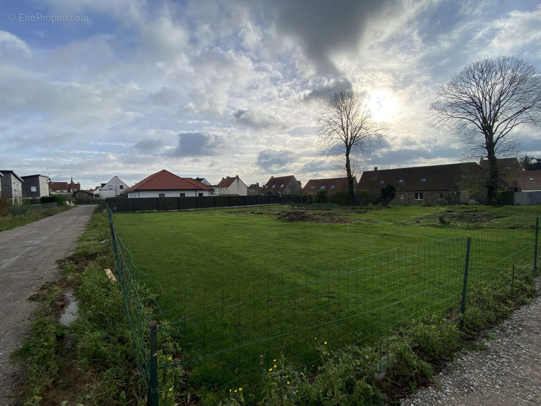 Terrain à LA CAPELLE-LES-BOULOGNE